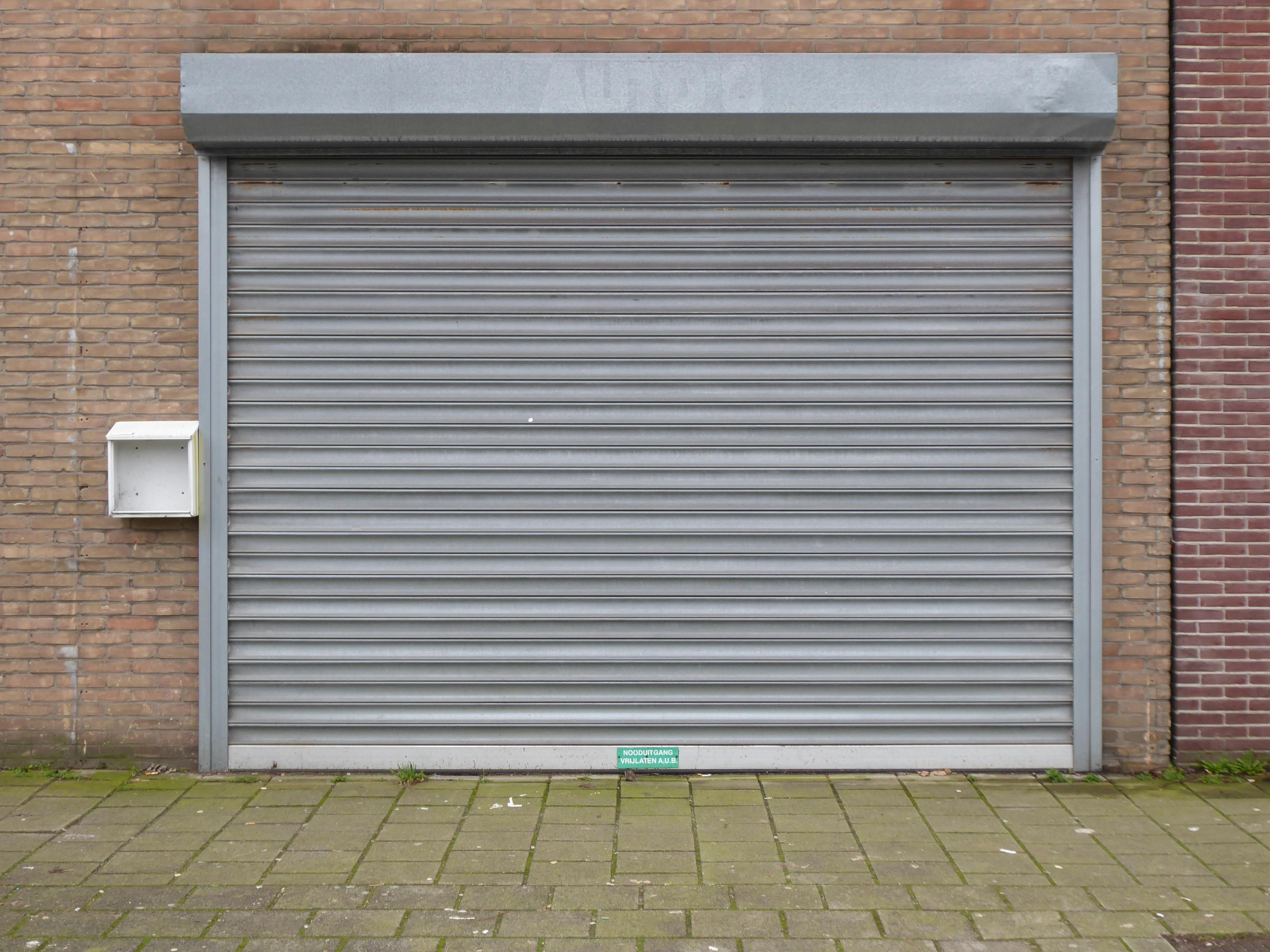 Beautiful home in Gardner GA with professional garage door installation